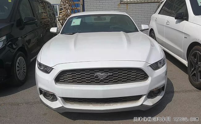 2018款福特野马2.3T加规版肌肉跑车 现车魅力呈现