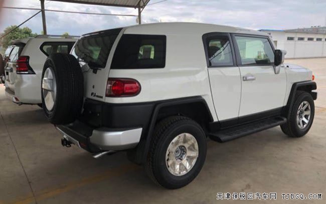 2018款丰田FJ酷路泽中东版 17轮/双油箱/双差现车47.5万