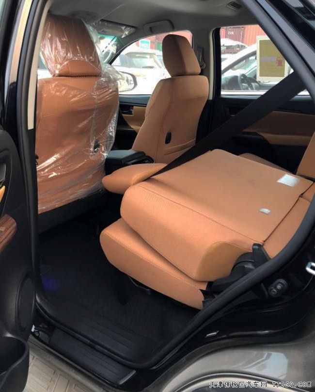 2018款丰田穿越者2700中东版 3气囊/17轮/7座现车31.5万