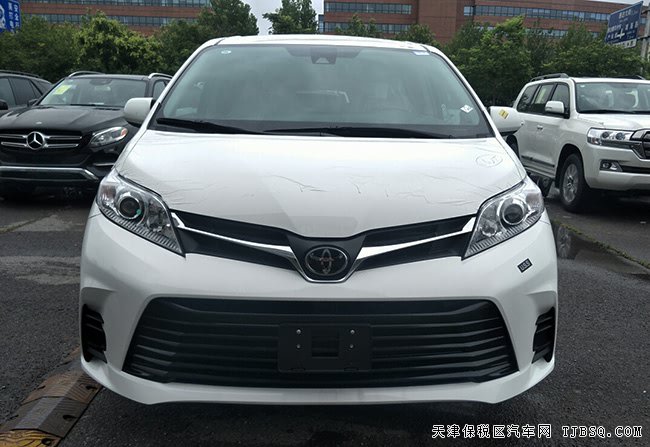 18款丰田塞纳3.5L两驱版 17轮/七座/三区空调现车43.4万