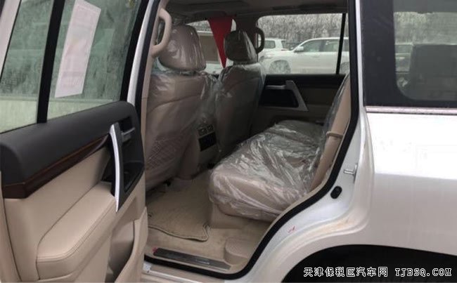 2018款丰田酷路泽5700中东版 12气囊/天窗/7座现车100万