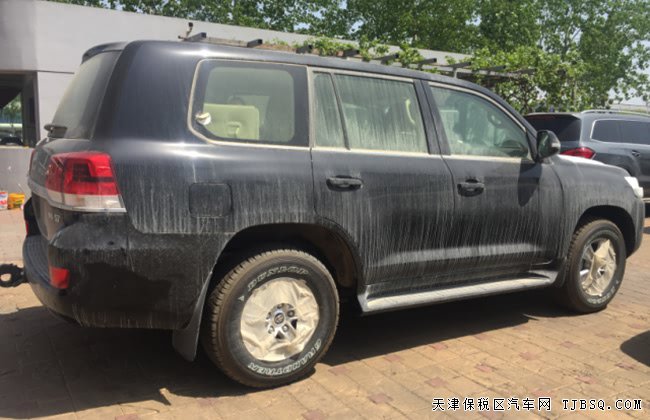 18款丰田兰德酷路泽5.7L中东版 天津港现车热销