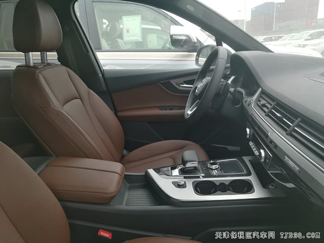 2018款奥迪Q7加规版七座SUV 19轮/全景/手写板现车62万