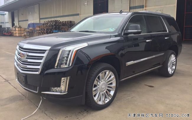 17款凯迪拉克凯雷德6.2L铂金加长版 22轮/天窗现车143万