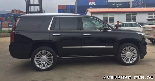 17款凯迪拉克凯雷德6.2L铂金加长版 22轮/天窗现车143万