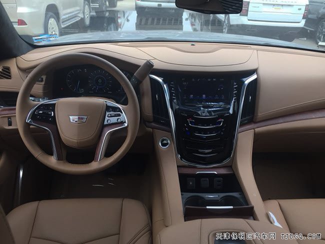 17款凯迪拉克凯雷德6.2L铂金加长版 22轮/天窗现车143万