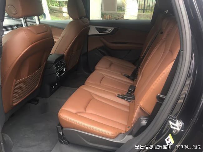 2018款奥迪Q7加规版 全景天窗/20轮/S-line包现车70万