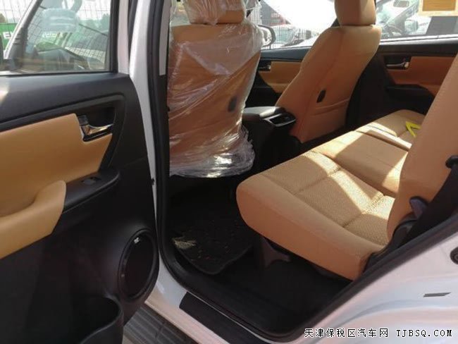 18款丰田穿越者2700中东版 17轮/3气囊/底挂现车28.3万