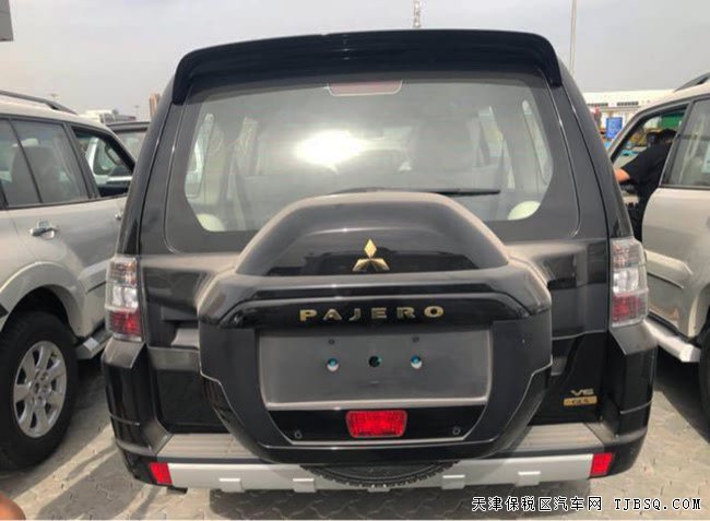 2018款三菱帕杰罗V93中东版 8气囊/后挂/天窗现车31.5万