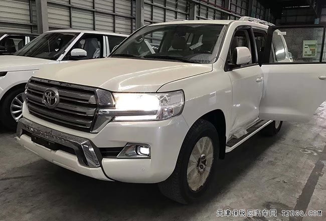 2018款丰田酷路泽4500中东版 天窗/18轮/氙灯现车98.5万