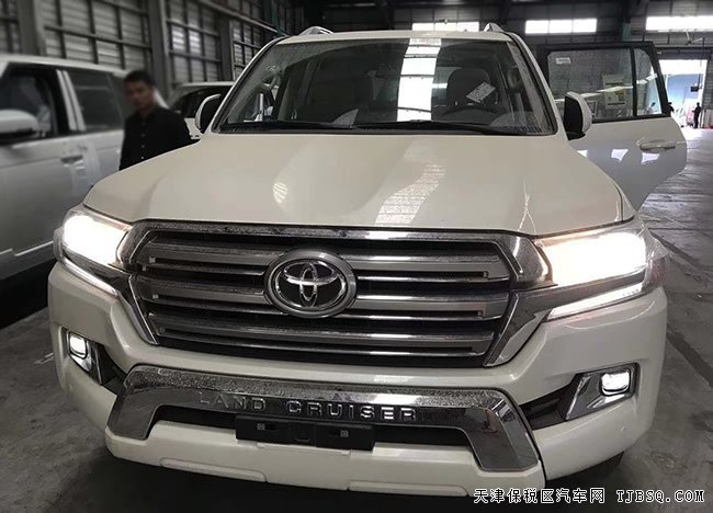 2018款丰田酷路泽4500中东版 天窗/18轮/氙灯现车98.5万