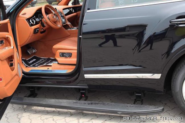 18款宾利添越6.0T汽油欧规版 四座/22轮/后娱现车429万