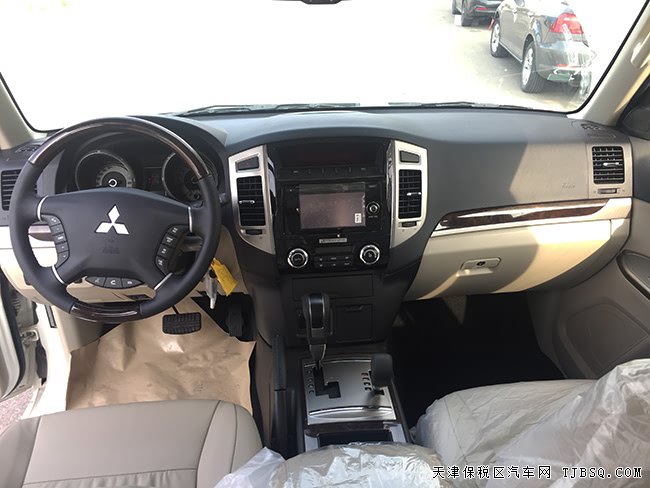 18款三菱帕杰罗V93中东版 8气囊/天窗/后挂备胎现车31万