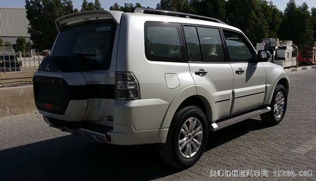 2018款三菱帕杰罗V97中东版 七座/大天窗/双差现车36.5万
