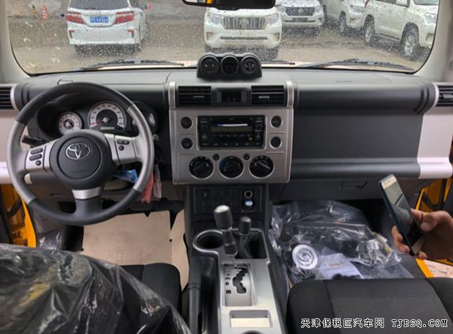 18款丰田FJ酷路泽4.0L中东版 双差/8气囊/JBL现车49.5万