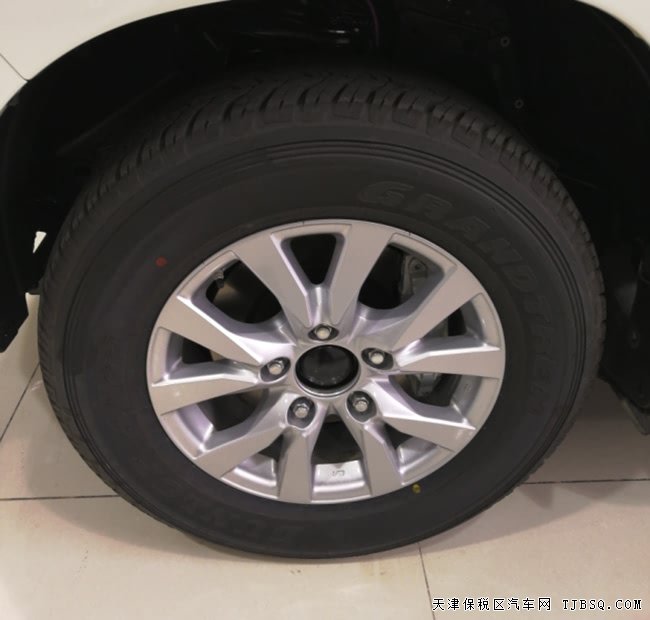 18款丰田兰德酷路泽4600中东版 陆巡V8现车优惠购