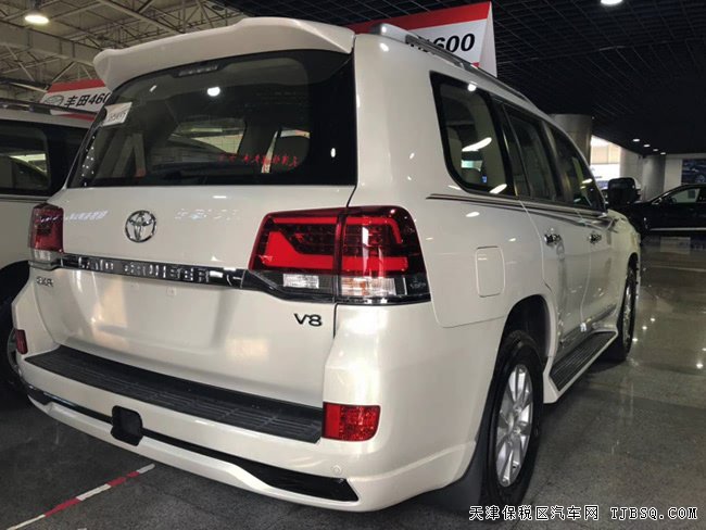 2018款丰田酷路泽4600中东版 包围/8气囊/18轮现车85万