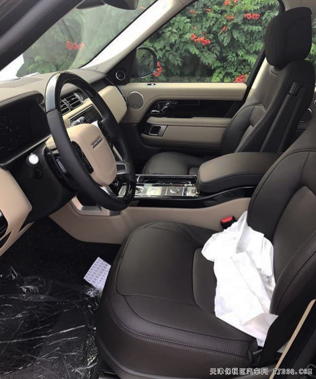 18款路虎揽胜3.0T汽油Vogue版 21轮/全景天窗现车121万