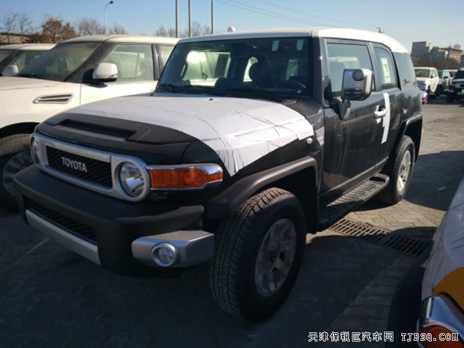 2018款丰田FJ酷路泽中东版 全地形复古越野优惠起航