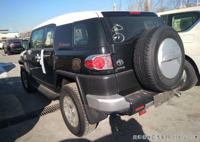 2018款丰田FJ酷路泽中东版 全地形复古越野优惠起航