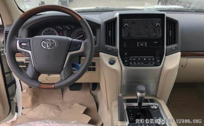 2018款丰田酷路泽4000中东版 7座/18轮/冰箱现车63.8万