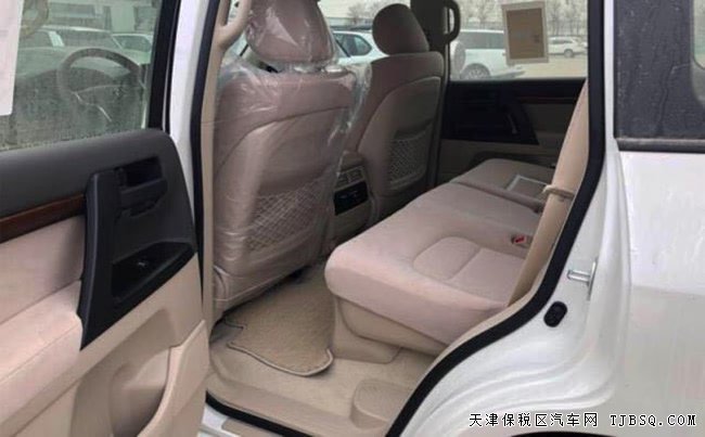 2018款丰田酷路泽4000中东版 7座/18轮/冰箱现车63.8万