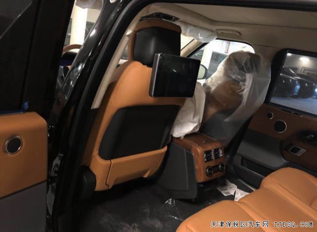 18款路虎揽胜3.0T创世加长版 天津港现车震撼呈现