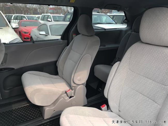 2018款丰田塞纳四驱版商务MPV 3.5L现车震撼呈现