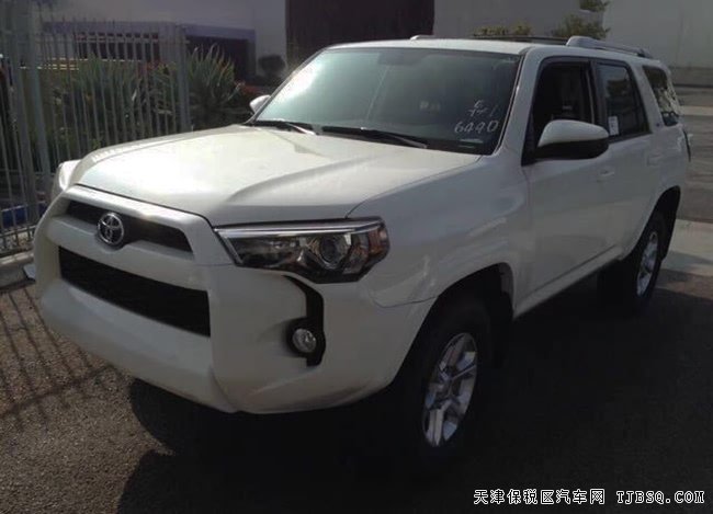 2018款丰田超霸4.0L中东版 8气囊/5座/17轮现车53万优享