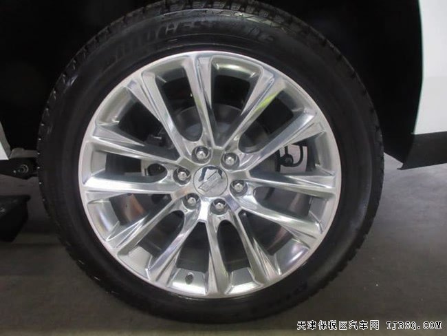 2018款凯迪拉克凯雷德6.2L加规版 铂金加长版现车166万