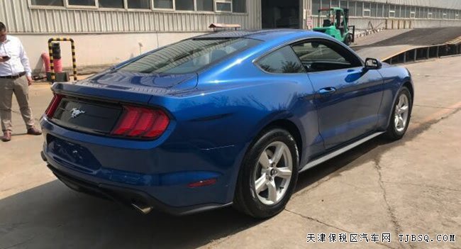 2018款福特野马2.3T加规版肌肉跑车 保税区现车29万优选