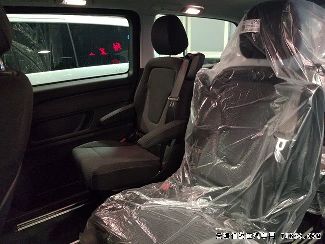 平行进口车18款奔驰V250中东版 17轮/6座手续现车53万购