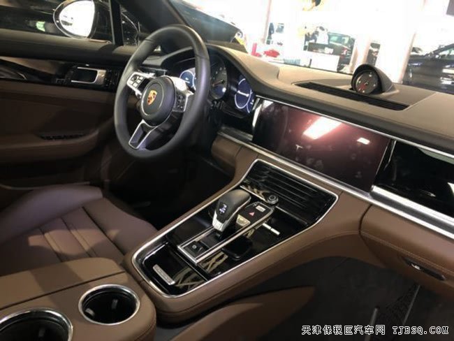 2018款保时捷Panamera加长版 天津港现车尊享经典