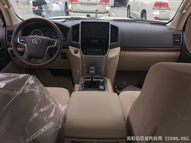 18款丰田酷路泽4500中东版 18轮/天窗/吸顶DVD现车94万