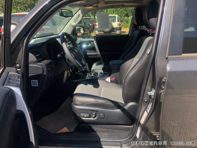 18款丰田超霸4.0L加规版 7座/天窗/17轮现车53.5万优购