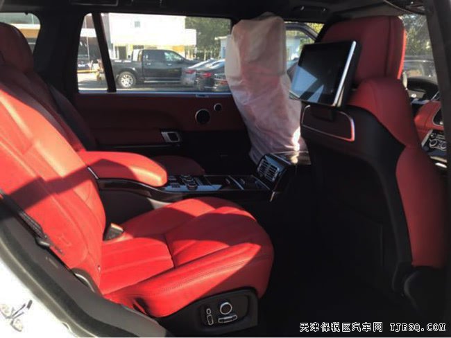 17款路虎揽胜5.0T创世加长版 4座/22轮/黑耀包现车196万