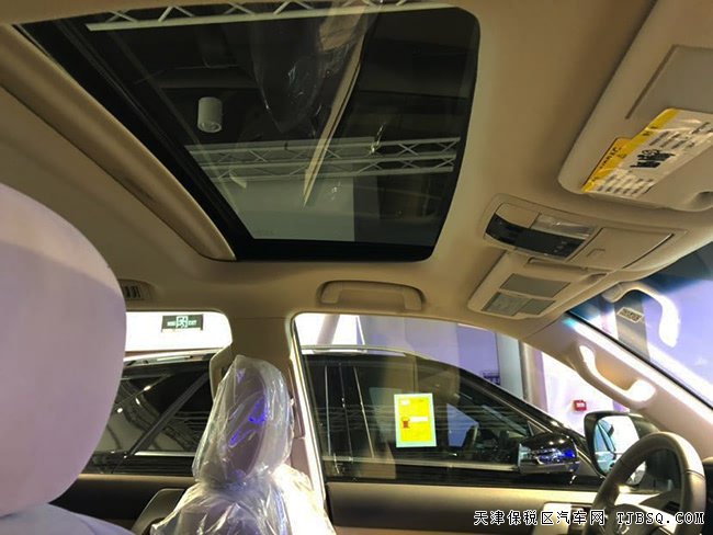 18款丰田霸道2700中东版 7座/18轮/天窗/航踏现车46.3万