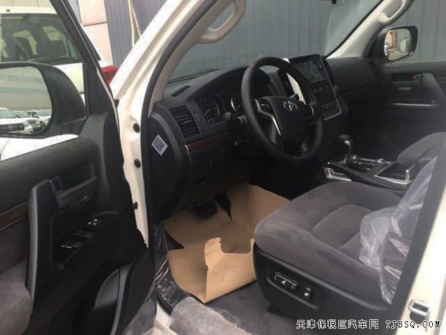 2018款丰田酷路泽4600中东版 天窗/七座/17铝轮现车81万