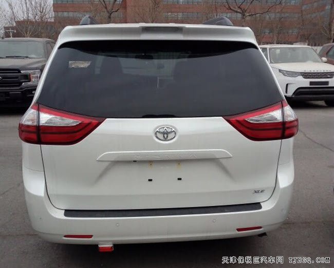 18款丰田塞纳3.5L两驱版XLE 电动门/17轮/8座现车50.8万