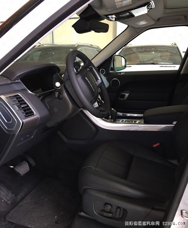 2018款路虎揽胜运动汽油版 全景天窗/20轮/真皮现车86万