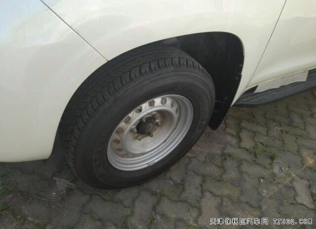 2018款丰田普拉多3000中东版 七座/17轮/2气囊现车53万