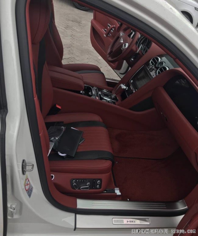 18款宾利飞驰V8S欧规版 天窗/舒适包/21熏黑轮现车266万