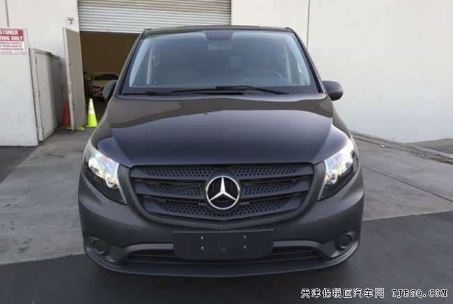 2018款奔驰麦特斯2.0T美规版 双电动门/17轮现车39.9万