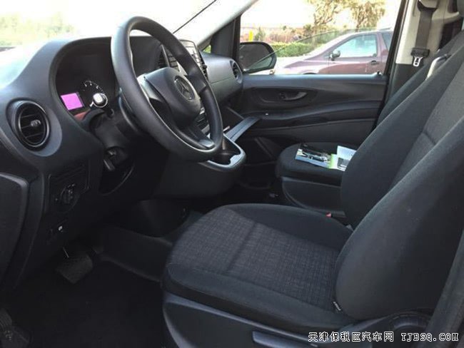 2018款奔驰麦特斯2.0T美规版 双电动门/17轮现车39.9万