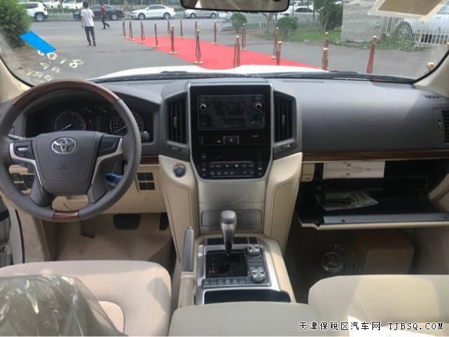 2018款丰田酷路泽4000中东版 18轮/天窗/冰箱现车69.5万
