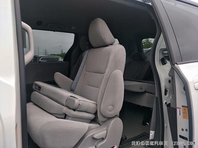 2018款丰田塞纳3.5L两驱版 7座/雷测/电动门现车50.5万