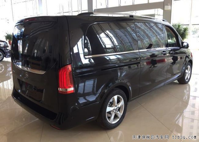 2018款奔驰V250中东版 4气囊/17轮/双电动门现车78万优享