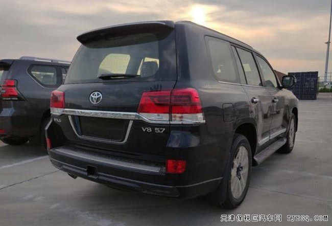 2018款丰田酷路泽5700中东版 JBL/雷测/12气囊现车133万