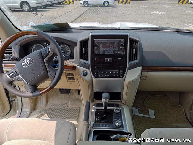 2018款丰田酷路泽4600中东版 8气囊/18轮/天窗现车86万