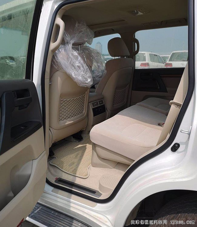 2018款丰田酷路泽4600中东版 8气囊/18轮/天窗现车86万